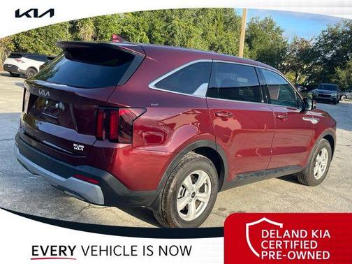 2025 Kia Sorento LX