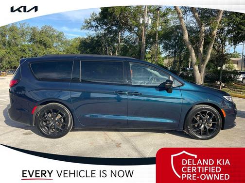 Fathom Blue Pearlcoat 2024 Chrysler Pacifica Limited