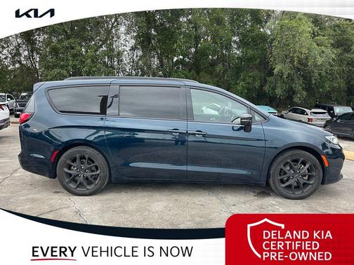Fathom Blue Pearlcoat 2024 Chrysler Pacifica Limited