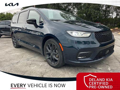 Fathom Blue Pearlcoat 2024 Chrysler Pacifica Limited