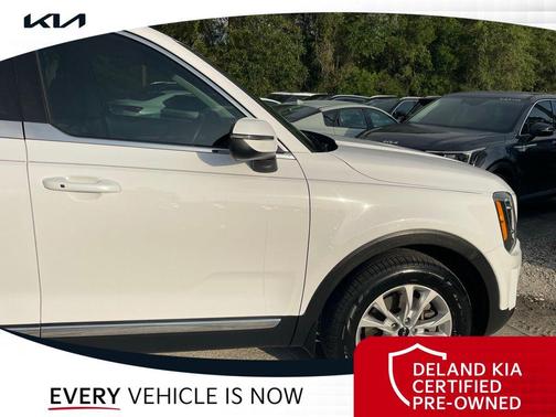 Glacial White Pearl 2022 Kia Telluride LX
