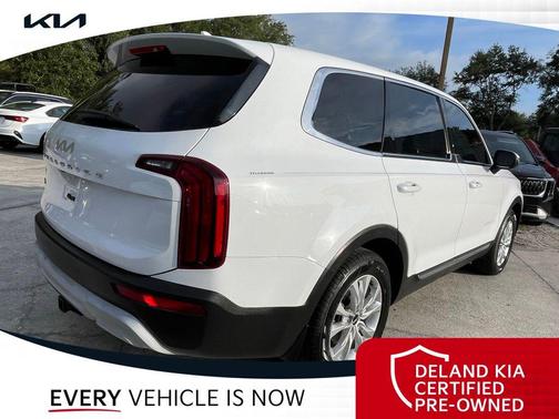 Glacial White Pearl 2022 Kia Telluride LX