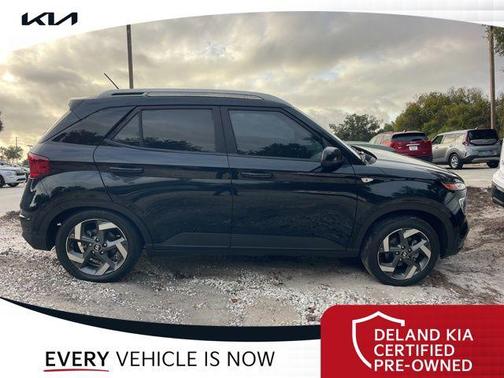 2024 Hyundai VENUE SEL