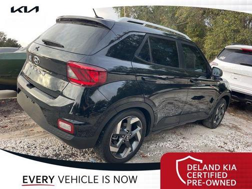 2024 Hyundai VENUE SEL