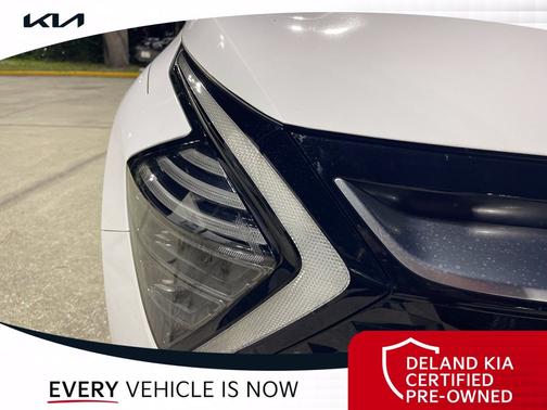 Glacial White Pearl 2025 Kia Sportage SX-Prestige