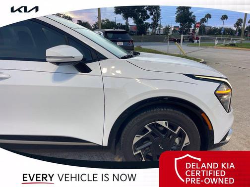 Glacial White Pearl 2025 Kia Sportage SX-Prestige