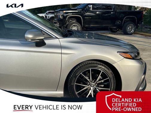 Celestial Silver Metallic 2022 Toyota Camry SE