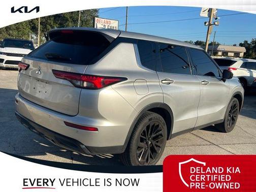 2022 Mitsubishi Outlander SE