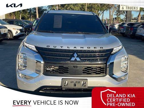 2022 Mitsubishi Outlander SE