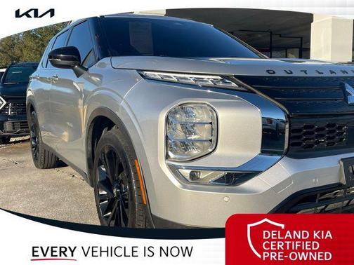 2022 Mitsubishi Outlander SE