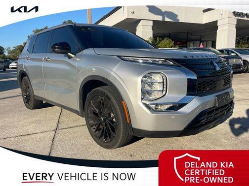 2022 Mitsubishi Outlander SE