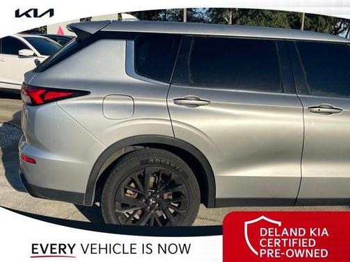 2022 Mitsubishi Outlander SE