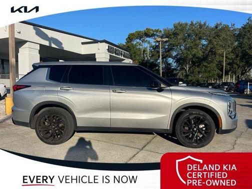 2022 Mitsubishi Outlander SE