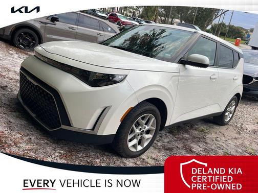 Snow White Pearl 2024 Kia Soul LX