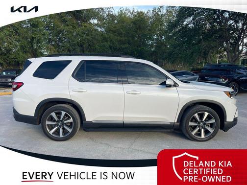 Platinum White Pearl 2025 Honda Pilot Touring 8-Passenger