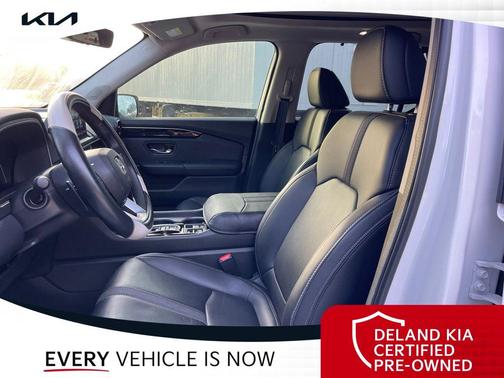 Platinum White Pearl 2025 Honda Pilot Touring 8-Passenger