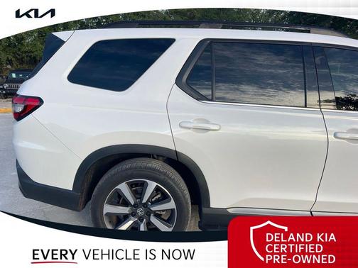 Platinum White Pearl 2025 Honda Pilot Touring 8-Passenger