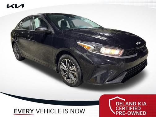 Aurora Black 2022 Kia Forte LXS