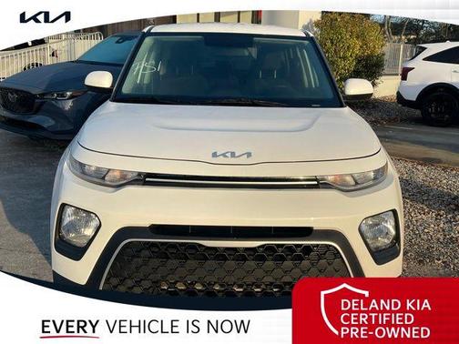 Snow White Pearl 2022 Kia Soul LX