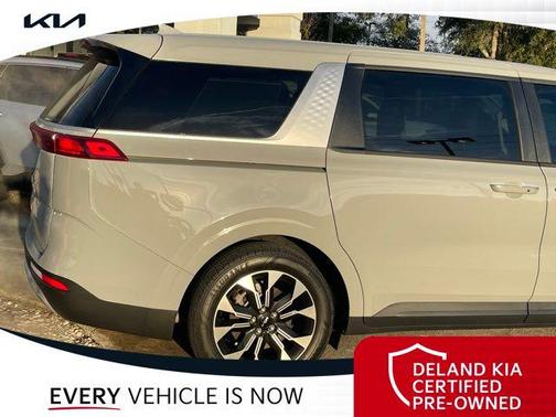 2024 Kia Carnival EX