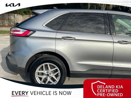 Iconic Silver Metallic 2022 Ford Edge SEL