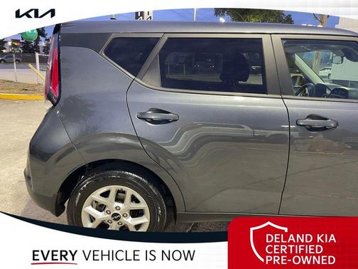 Gravity Gray 2023 Kia Soul LX