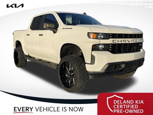 Summit White 2019 Chevrolet Silverado 1500 Custom