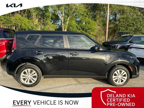 Fusion Black 2025 Kia Soul LX