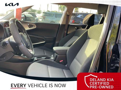 Fusion Black 2025 Kia Soul LX