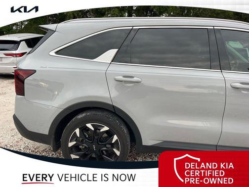 Wolf Gray 2024 Kia Sorento SX