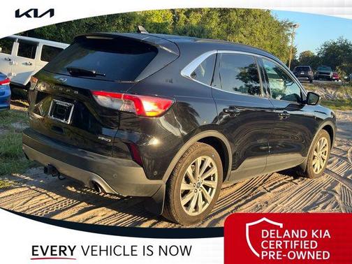2022 Ford Escape Titanium