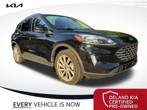 2022 Ford Escape Titanium