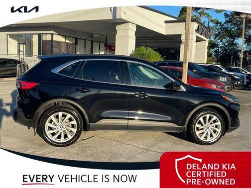 2022 Ford Escape Titanium