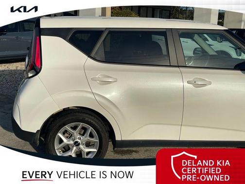 Snow White Pearl 2023 Kia Soul S