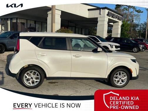 Snow White Pearl 2023 Kia Soul S