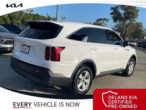 2022 Kia Sorento LX
