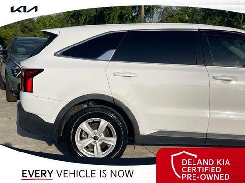 2022 Kia Sorento LX