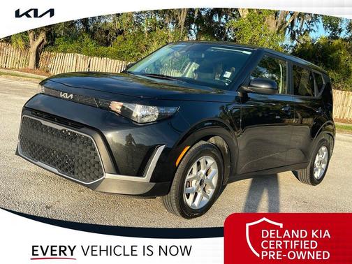 Fusion Black 2024 Kia Soul LX