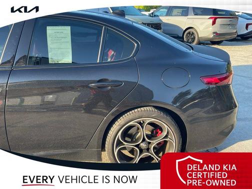 Vulcano Black Metallic 2022 Alfa Romeo Giulia Ti