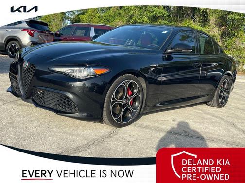 Vulcano Black Metallic 2022 Alfa Romeo Giulia Ti