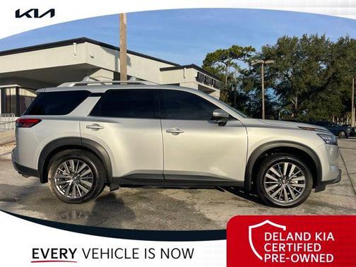 2025 Nissan Pathfinder SL FWD