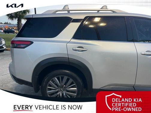 2025 Nissan Pathfinder SL FWD