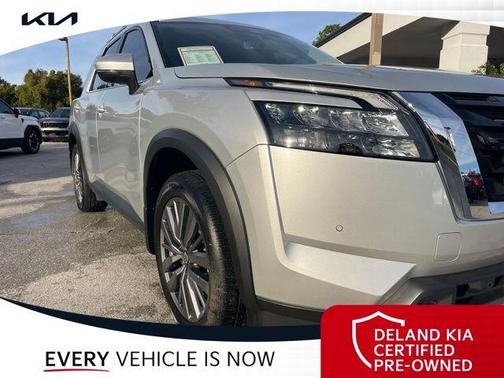 2025 Nissan Pathfinder SL FWD