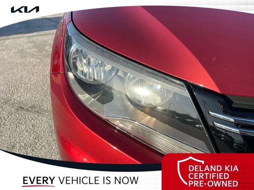 Wild Cherry Metallic 2012 Volkswagen Tiguan S