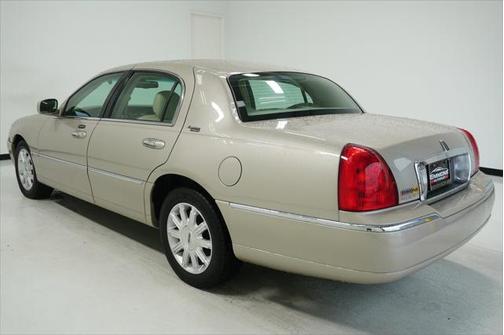 2008 Lincoln Town Car Signature