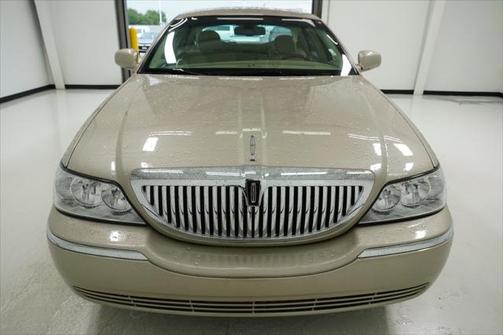 2008 Lincoln Town Car Signature