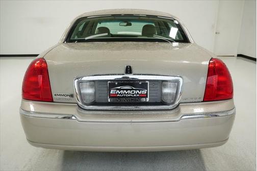 2008 Lincoln Town Car Signature