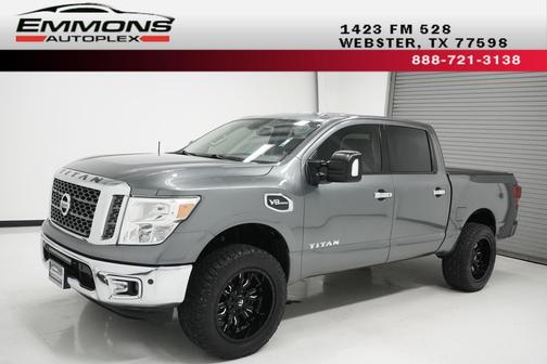 2017 Nissan Titan SV