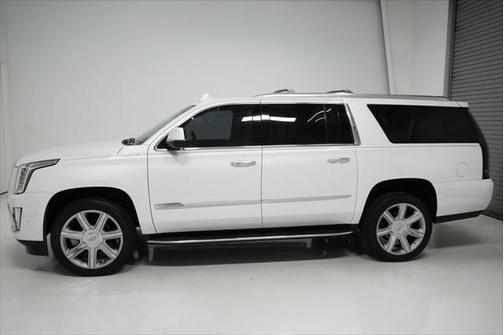 2017 Cadillac Escalade ESV Luxury