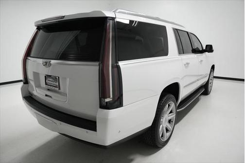 2017 Cadillac Escalade ESV Luxury